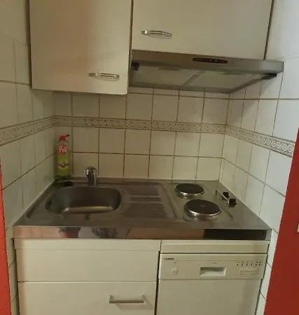 Nikolaus Eg *